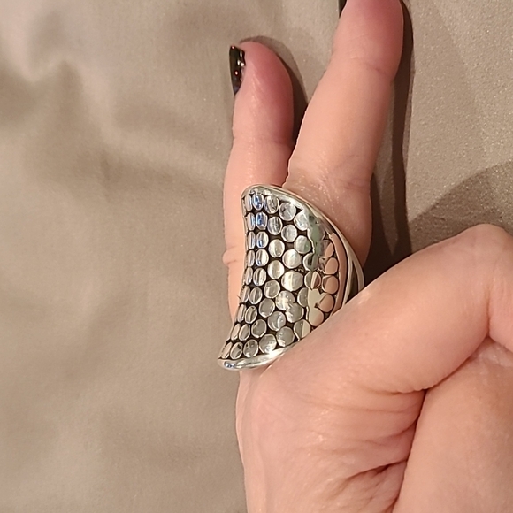 Sterling silver chic statement ring - Picture 2 of 7
